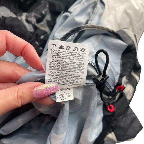 Nike Small T/F Windrunner Jacket Hooded Full Zip Thin Black Camo Pockets - Picture 4 of 14